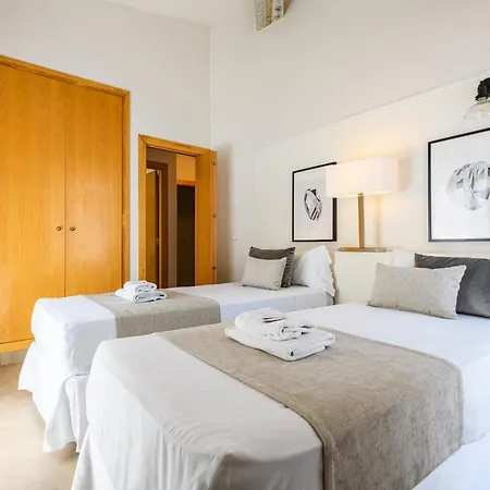 Md Balmes Market Mid Term Apartmán Valencie