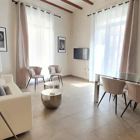 Md Balmes Market Mid Term Apartmán