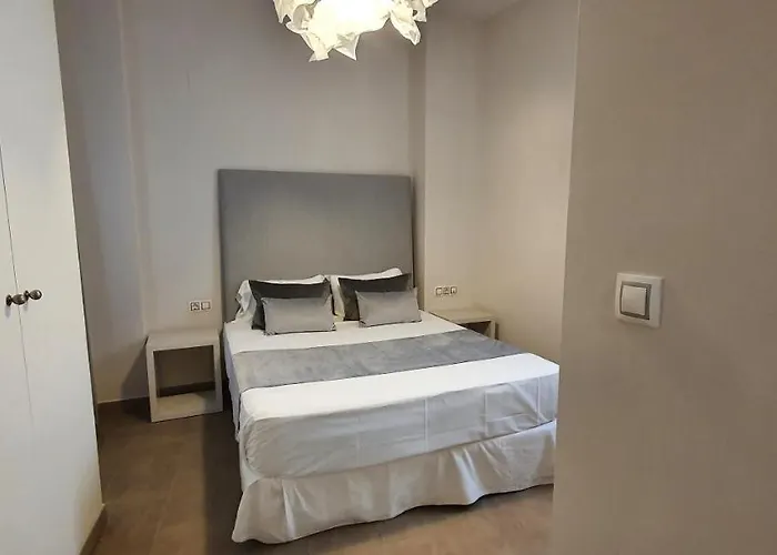 Md Balmes Market Mid Term Appartement Valence