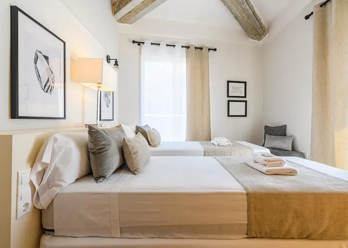Md Balmes Market Mid Term Appartement