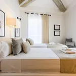 Md Balmes Market Mid Term 아파트